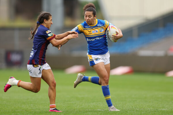 Picture by John Clifton/SWpix.com - 24/07/2022 - Rugby League - Rugby League Nines Finals - Leeds Rhinos v Catalans Dragons - Semi Final - AJ Bell Stadium, Salford, England -
Leeds Rhinos’ Tara Moxon
Catalans Dragons’ Margot Canal